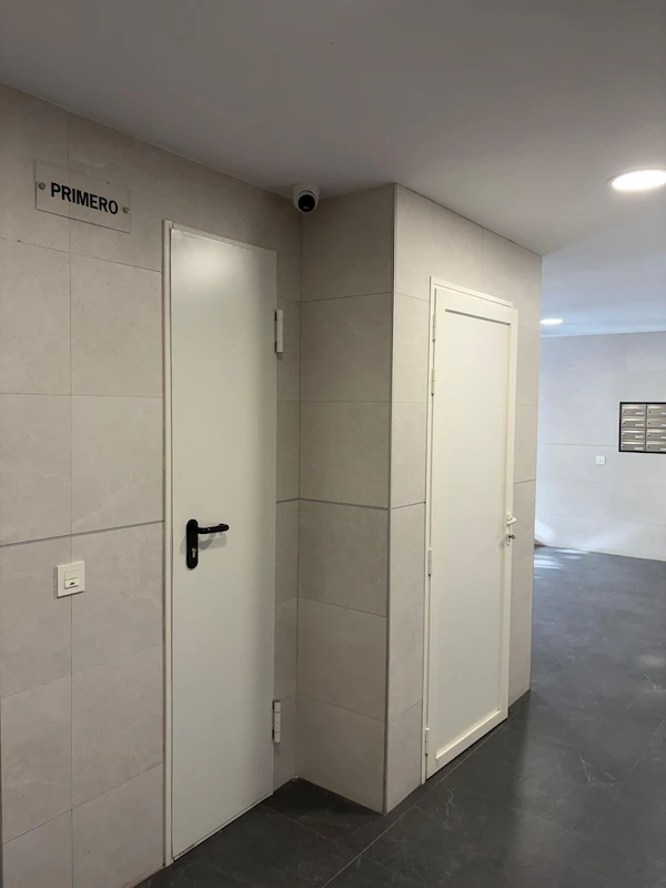 cámara interior comunidad vecinos